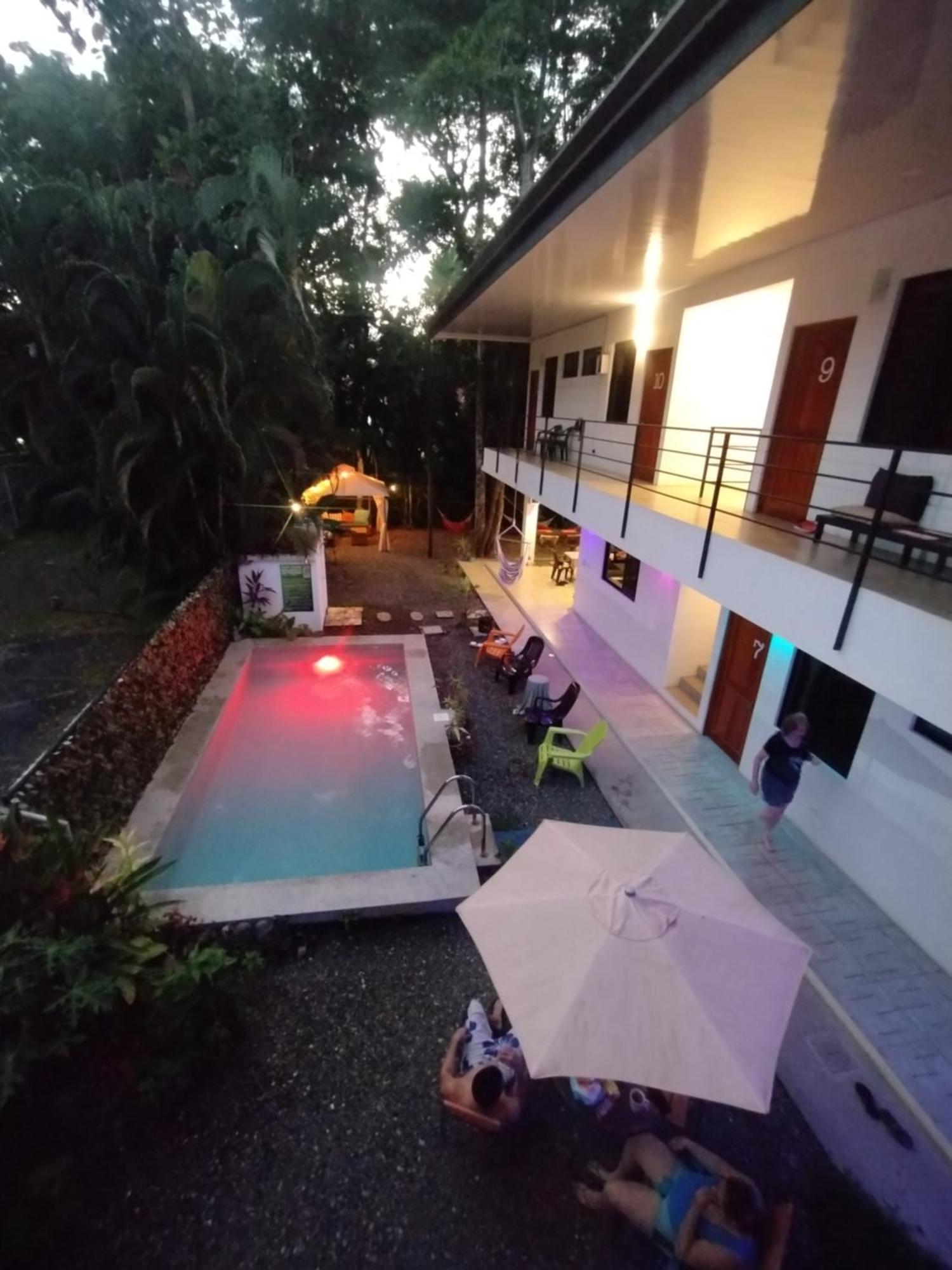 Casajungla Hostel Jaco Exterior photo